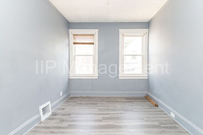 Foto del edificio - 2105 Murray Hill Rd