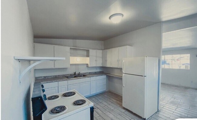 Foto del edificio - 2125 Garrison Rd