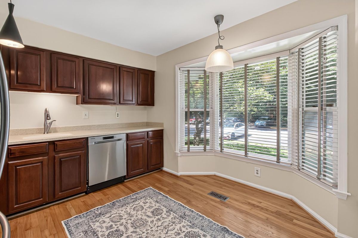 Foto del edificio - 5719 Oakshore Ct