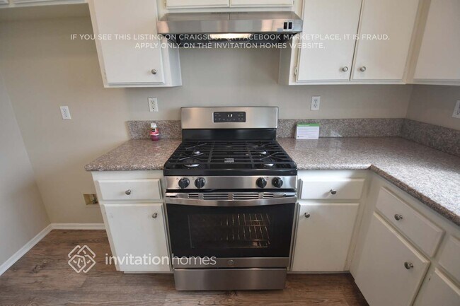 Building Photo - 1721 G Ct