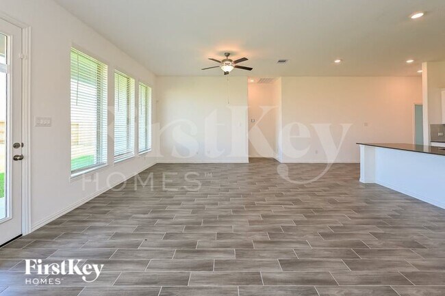 Foto del edificio - 14907 Lake Shore Ave