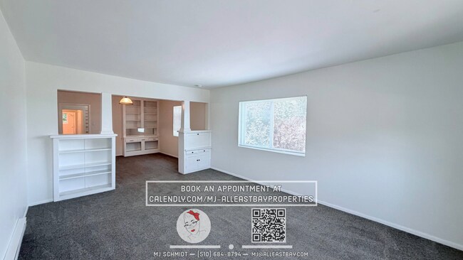 Foto del edificio - Large 2 Bedroom - 1 Bath - Top Floor with Sunny Views $1750!
