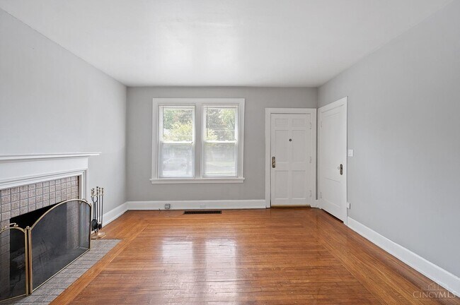 Building Photo - Grand Vista 6166-6170