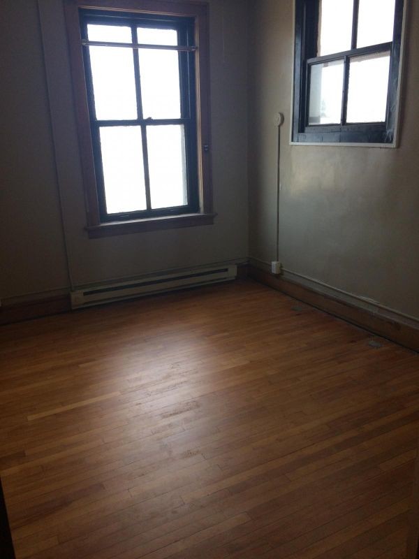 Primary Photo - 304 N Main St