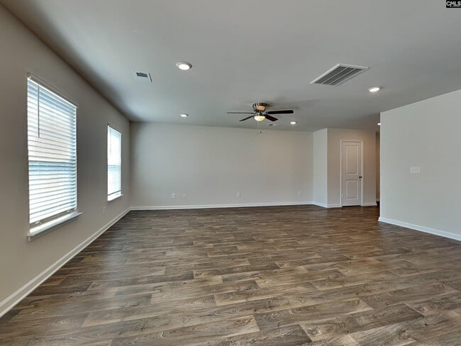 Foto del edificio - 461 Blue Garden Wy