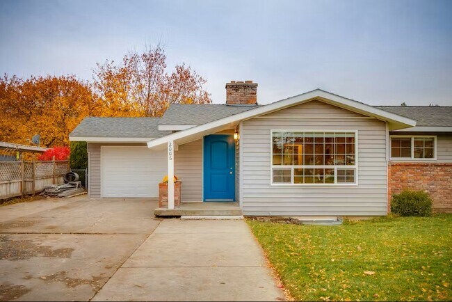 Building Photo - 2006 S Fawn Dr