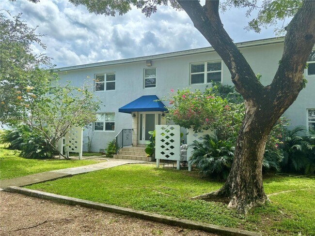 Building Photo - 7740 SW 54th Ct