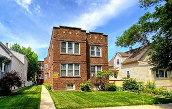 Building Photo - 4752 N Lotus Ave