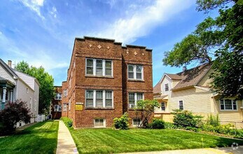 Building Photo - 4752 N Lotus Ave