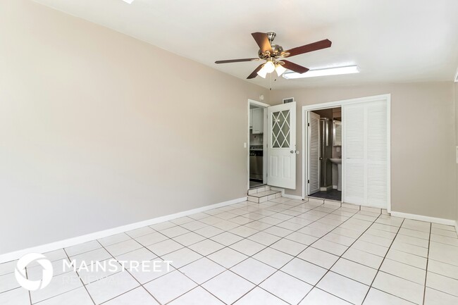 Building Photo - 4097 Porpoise Dr SE