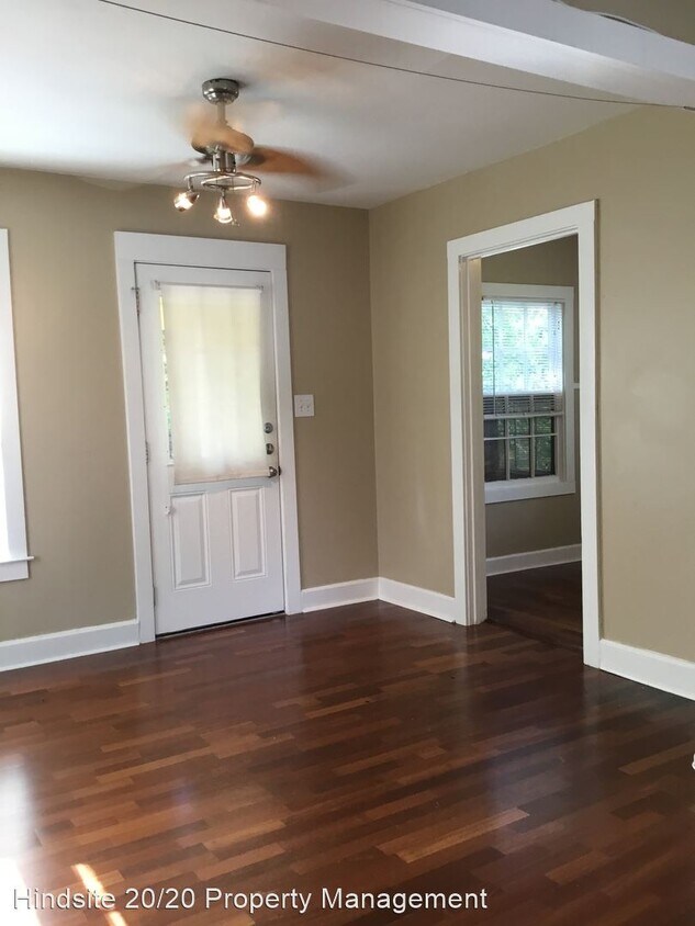 Primary Photo - 505 Zennia St
