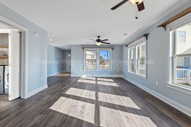 Building Photo - 9515 15th Bay St