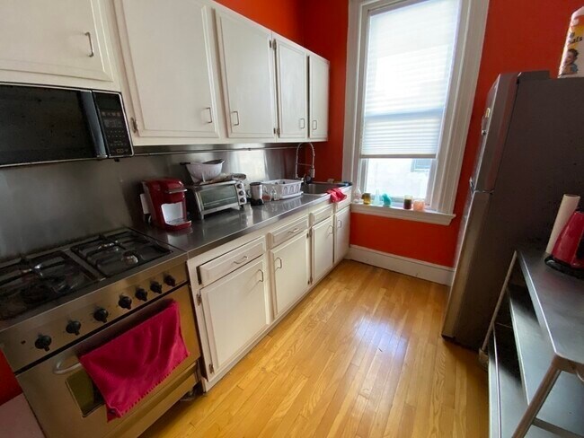 Foto del edificio - 1060 Beacon St