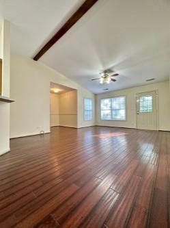 Foto del edificio - 1620 Ridgecrest Dr