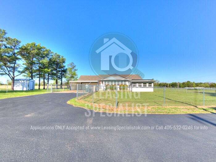 Primary Photo - Country Living At its Finest! This Norman ...