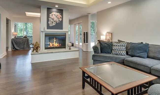 Building Photo - 5213 Pimlico Dr