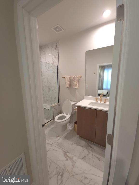 Foto del edificio - 43433 Wilcox Terrace