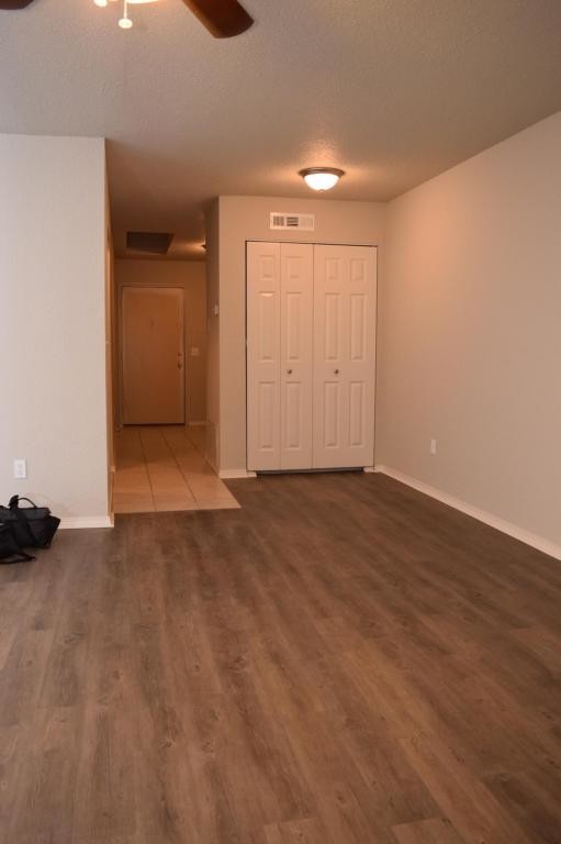 Building Photo - 1030 W Rochier