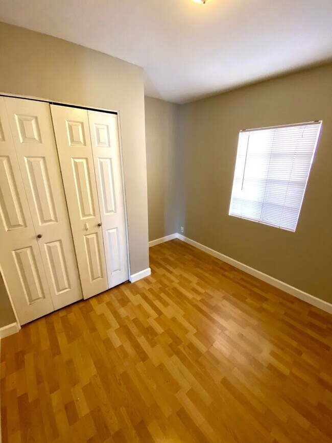 Foto del edificio - 4086 Thorn St