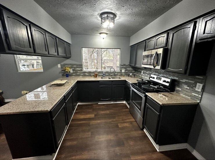 Foto principal - 23502 Briarcreek Blvd