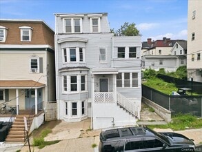 Building Photo - 17 Lamartine Ave