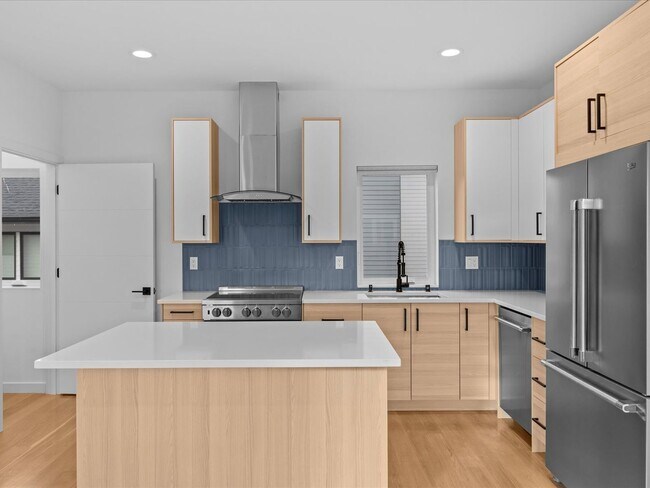 Foto del edificio - 3239 61st Ave SW