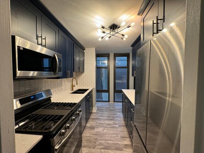 Foto del edificio - 6700 S South Shore Dr