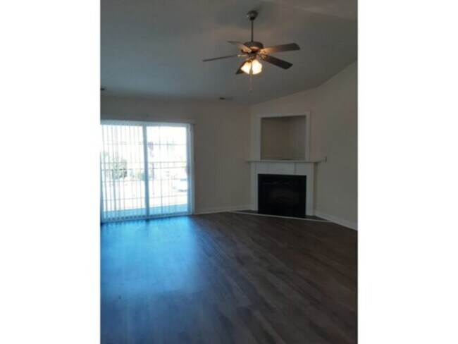 Building Photo - 1710 Renwick Dr