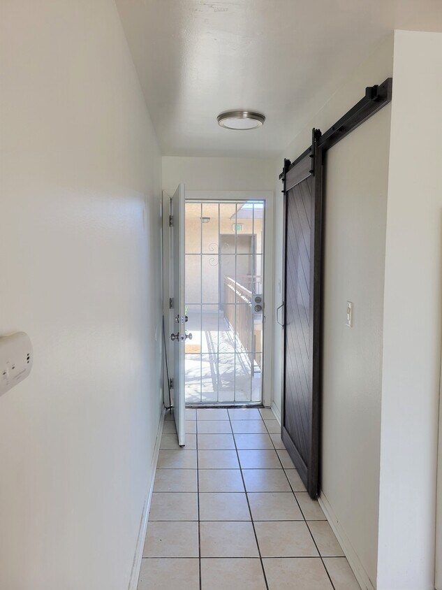 Foto principal - 2901 E 10th St
