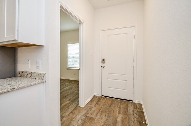 Foto del edificio - 3814 Axyl Run Ct