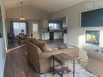 Spacious common area - 3000 Brookwood Dr