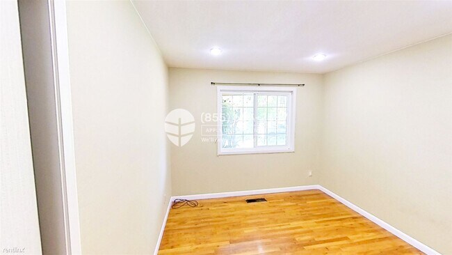Building Photo - 5 br, 2 bath House - 308 Blossom Hill Road -