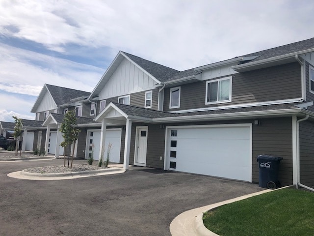 Building Photo - 3037 Catron St