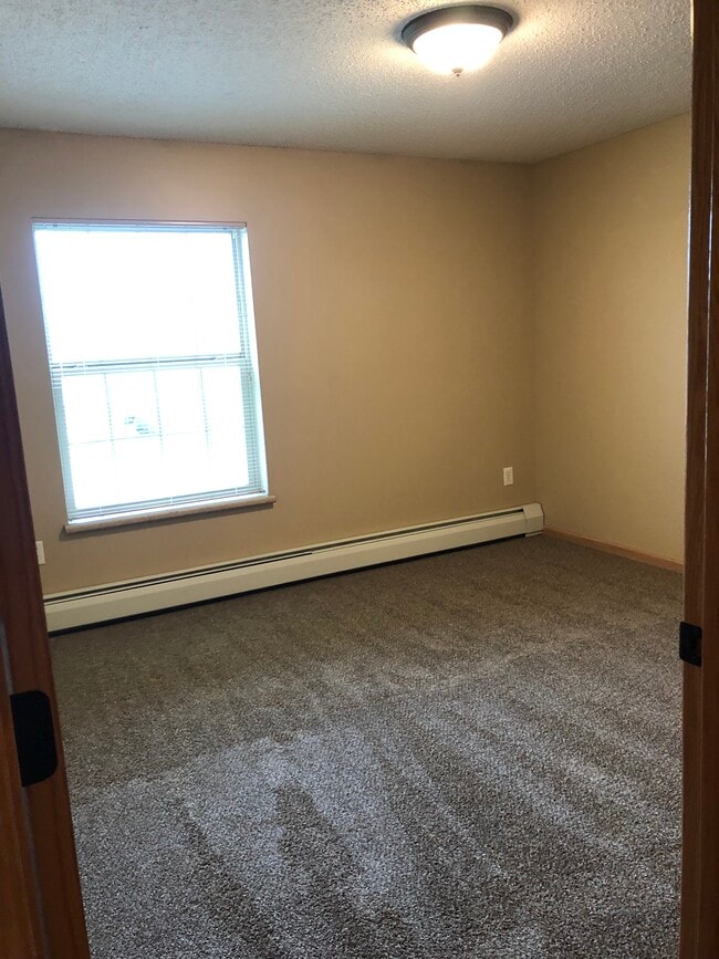 6280-6200 2B 2B 1050 sq ft - Kensington