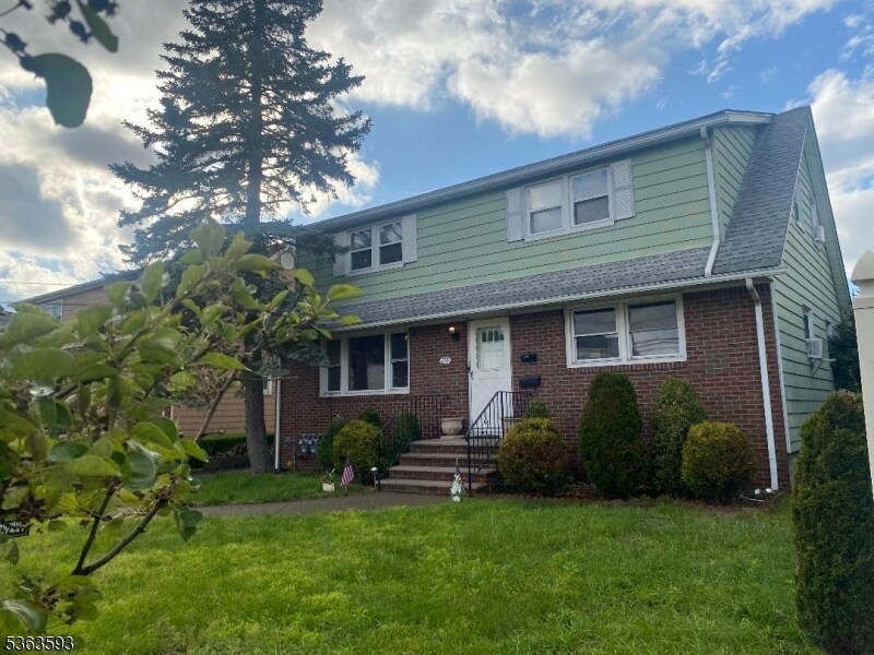 Foto principal - 179 Kipp Ave