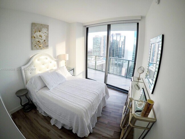 Foto del edificio - 1300 S Miami Ave