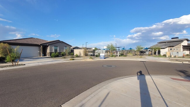 Building Photo - 15998 W Smoketree Dr