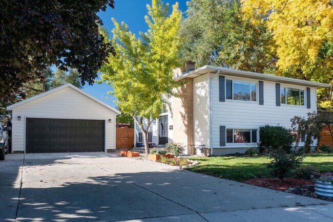 Foto del edificio - 1236 Greenfield Cir