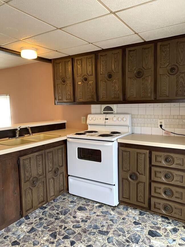 408 S Carlisle St Unit 408 S Carlisle, Greencastle, PA 17225 Room for