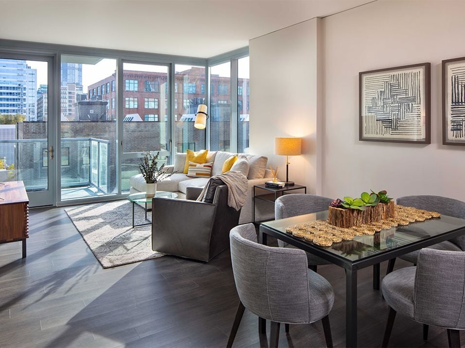 Photo - 219 S Peoria St (Chicago, IL)