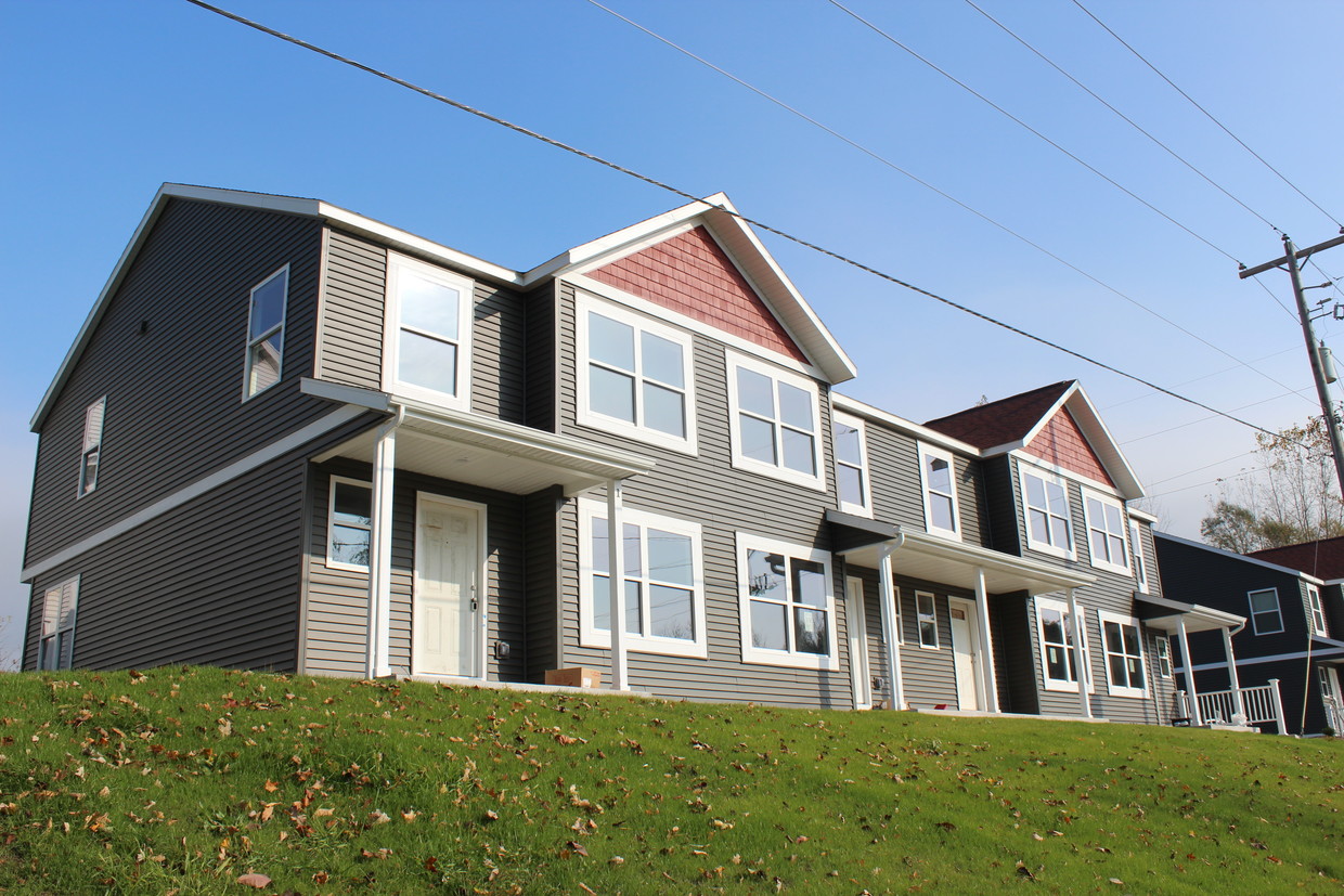 1769 Knapp St NE, Grand Rapids, MI 49505 Townhome Rentals in Grand