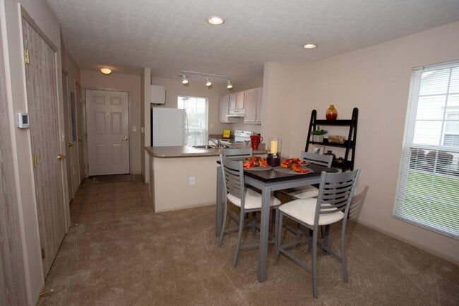 Dining Area - Reserve at Easton