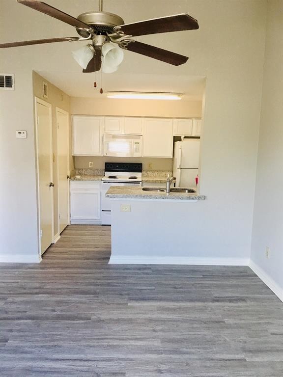 Foto del edificio - 3900 Woodchase Dr