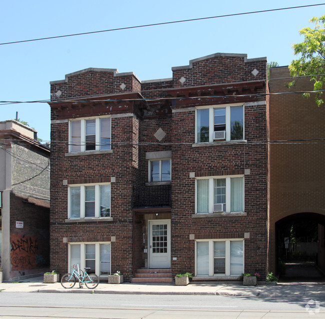 Photo du bâtiment - 1065 Bathurst St