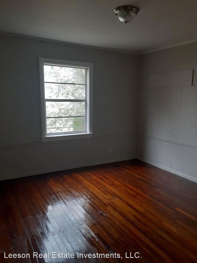 Building Photo - 3 br, 1 bath House - 2747 Lakehurst Ave.