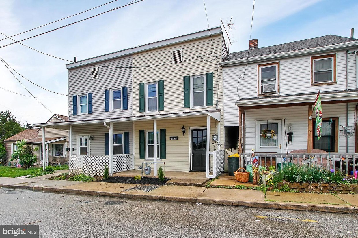 462 Fairground Ave, Carlisle, PA 17013 Townhome Rentals in Carlisle