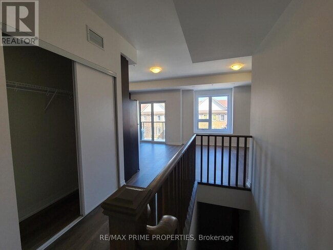 Building Photo - 2635-2635 William Jackson Dr