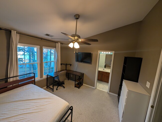 Dormitorio - 1535 Sylvia Ct