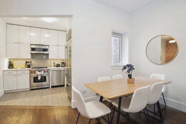 Foto del edificio - 125 E 83rd St
