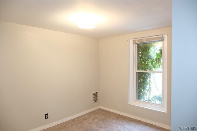 Foto del edificio - 82 Fargo Ave